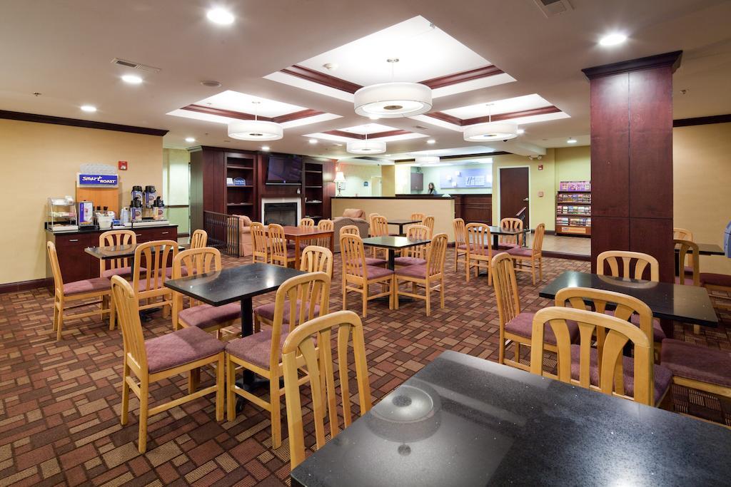 Holiday Inn Express Cincinnati-Lawrenceburg Exterior foto